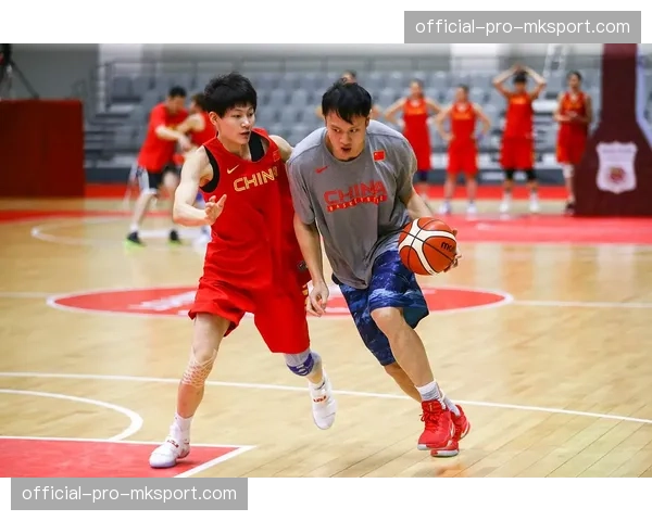 技术台视角：记录一位WNBA资深计时员在季前赛的工作日常